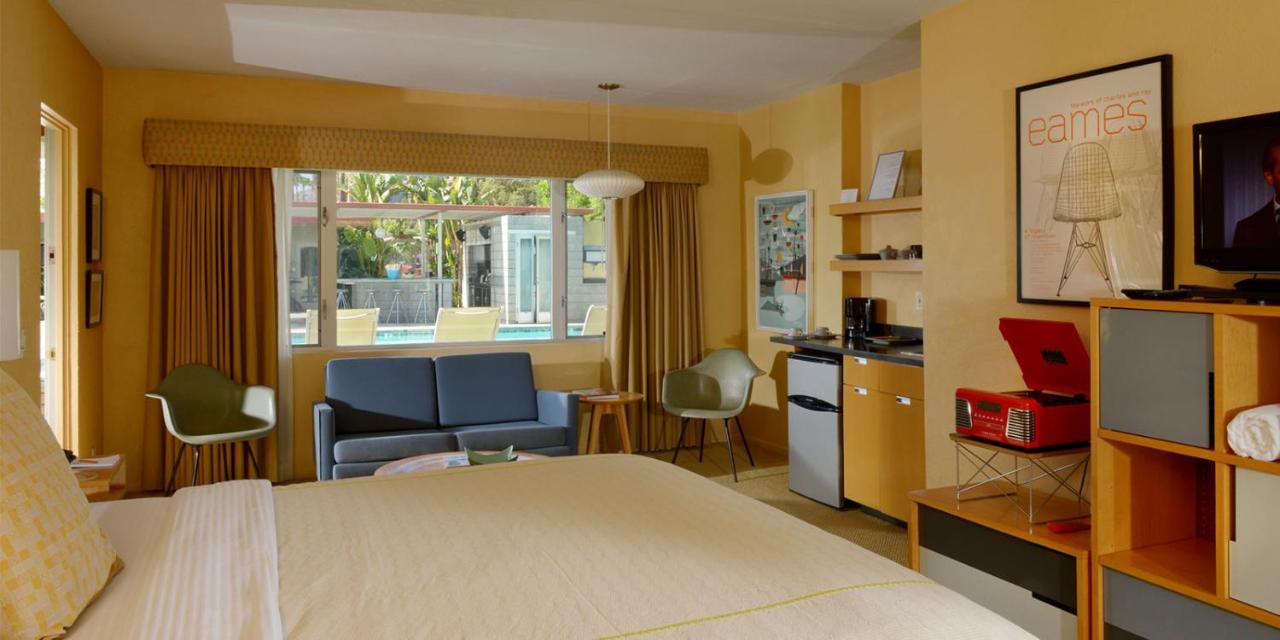 Chambre Lit King-Size - Vue sur Piscine