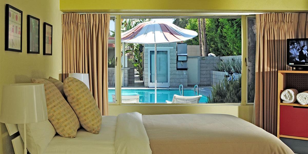 Chambre Lit Queen-Size - Vue sur Piscine