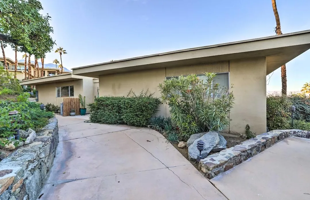 Mtn-View Balcony + Pool Access: Palm Springs Gem-1