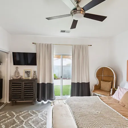 Palm Springs Mountain Getaway Home-3